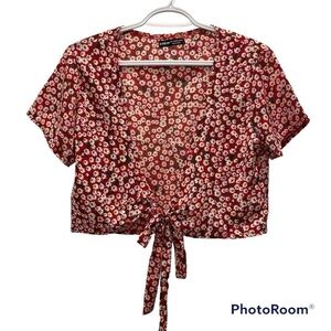 NWOT Red tie up daisy festival crop top